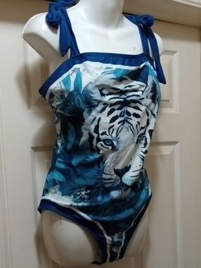 SHEIN Blue & White Tiger-Print One-Piece Swimsuit